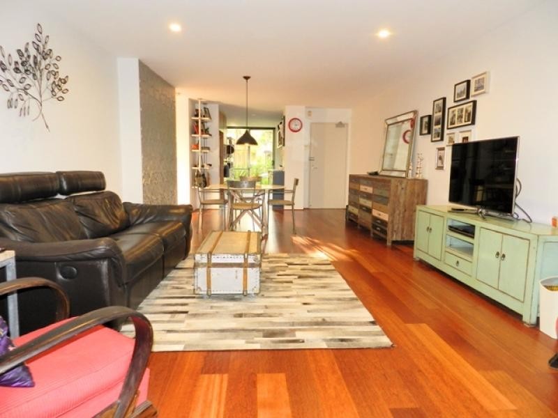 8/1 Heidelberg Avenue, Newington NSW 2127