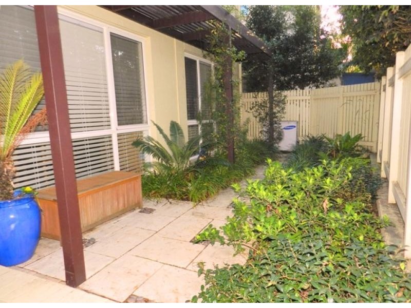 10 Elvstrom Avenue, Newington NSW 2127