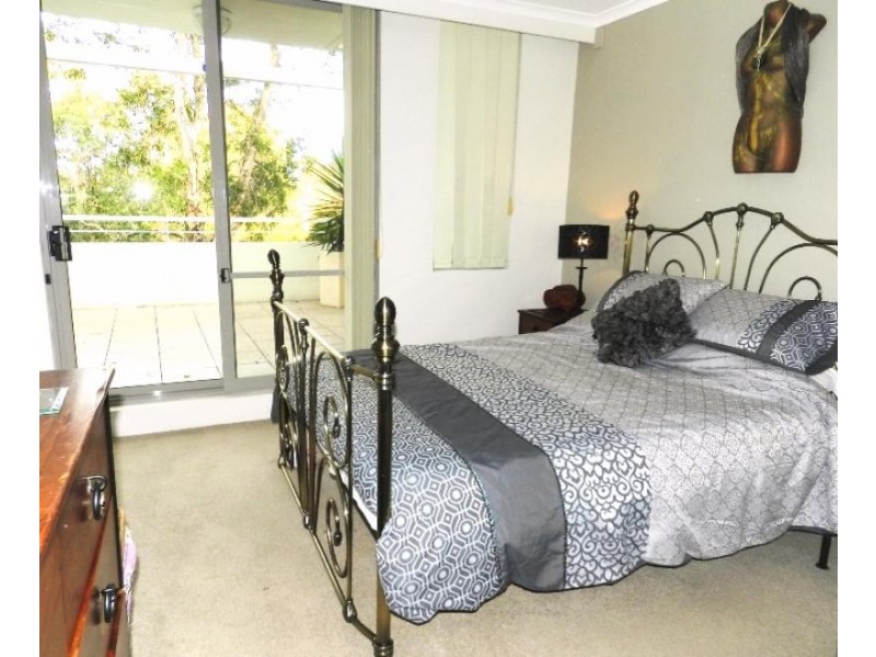 8/13 Blaxland Avenue, Newington NSW 2127