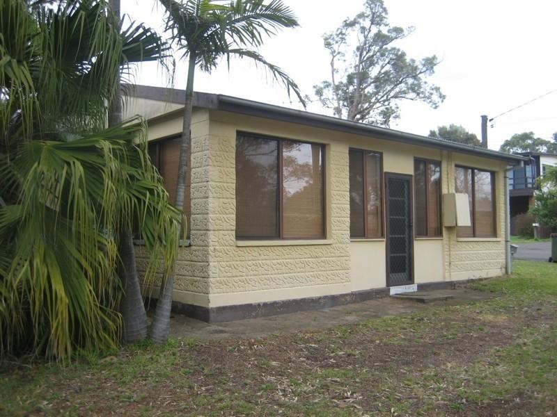 6 Montrose Street MANNERING PARK 2259, Mannering Park NSW 2259