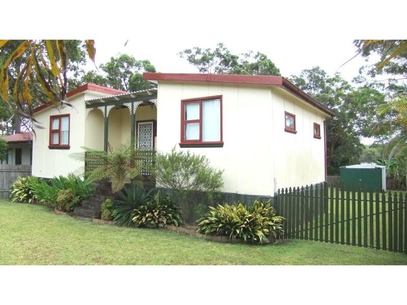 14 Warrina Avenue SUMMERLAND POINT 2259, Summerland Point NSW 2259