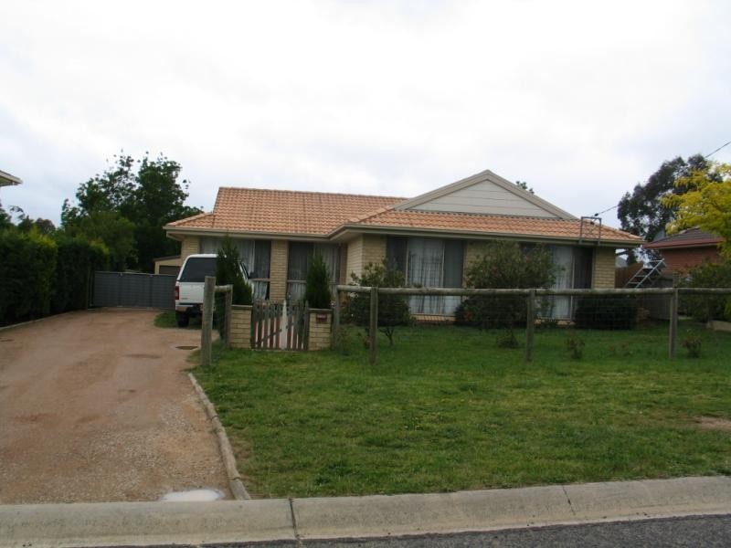 21 Bulwer Road MOSS VALE 2577, Moss Vale NSW 2577