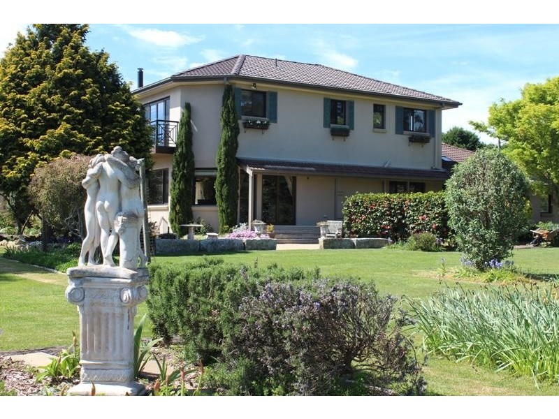 4 Lemmons Road, Robertson NSW 2577