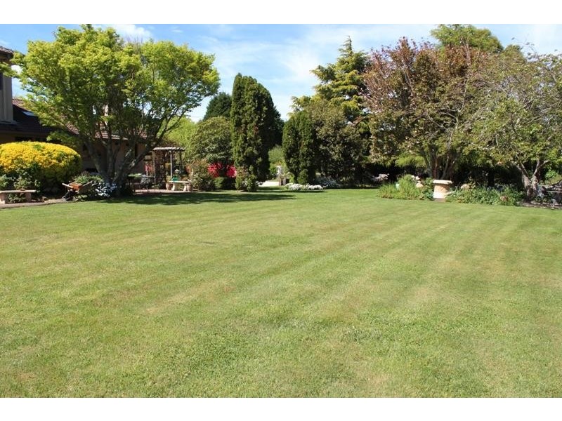 4 Lemmons Road, Robertson NSW 2577