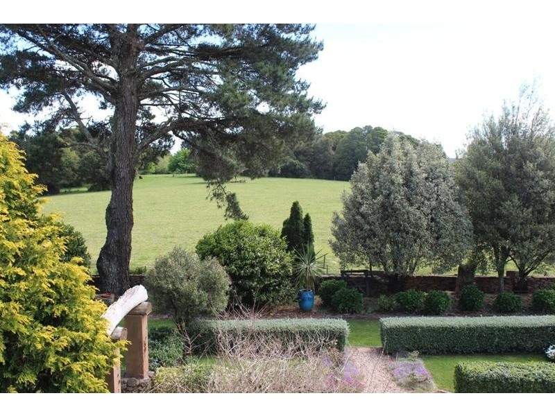 4 Lemmons Road, Robertson NSW 2577