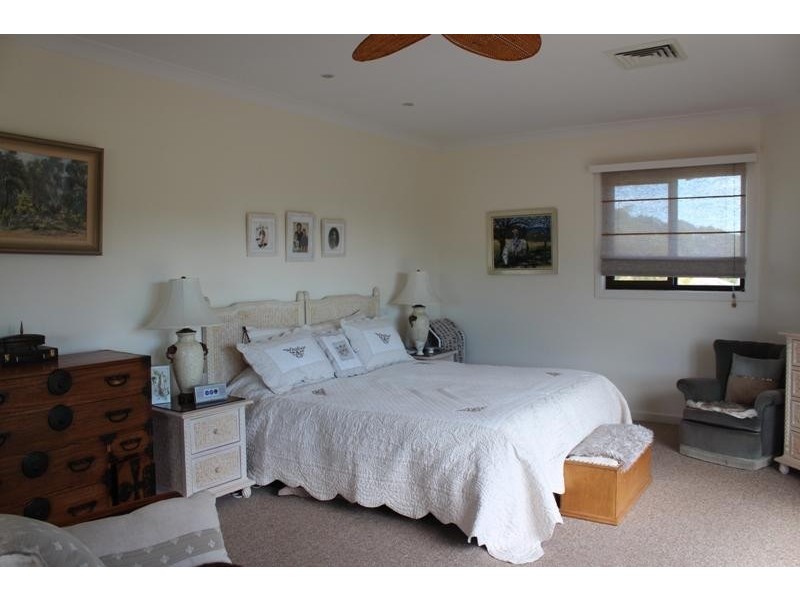 4 Lemmons Road, Robertson NSW 2577