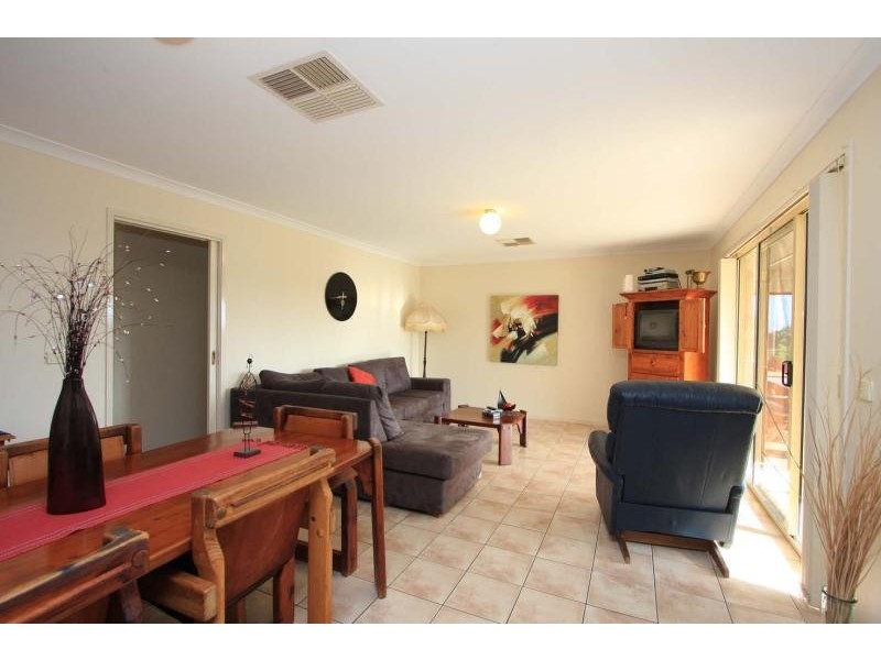 63 Darrambal Drive LAVINGTON 2641, Lavington NSW 2641