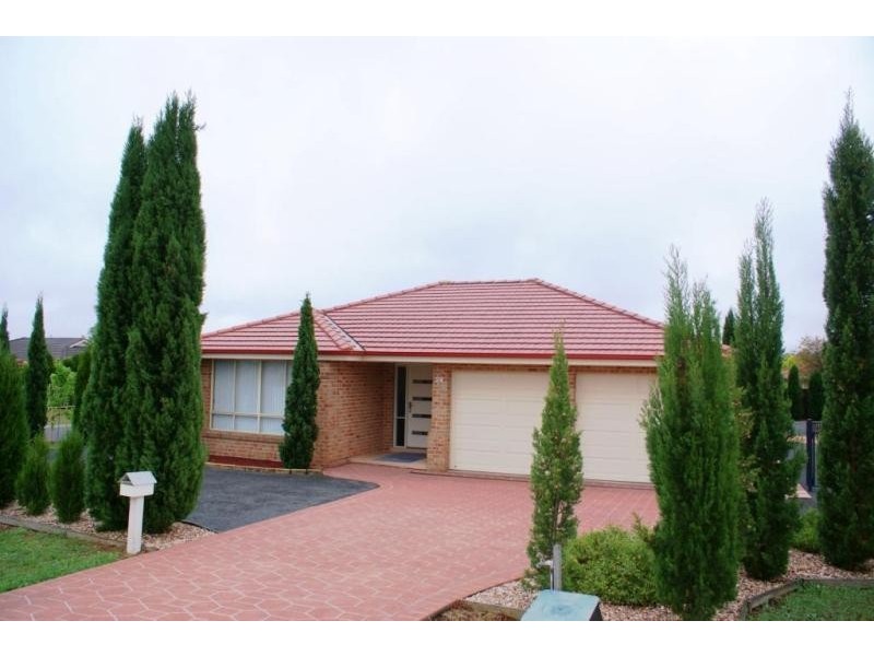 24 Caley Street BOWRAL 2576, Bowral NSW 2576