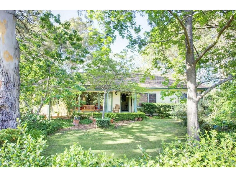 70 Mount  Road BOWRAL 2576, Bowral NSW 2576