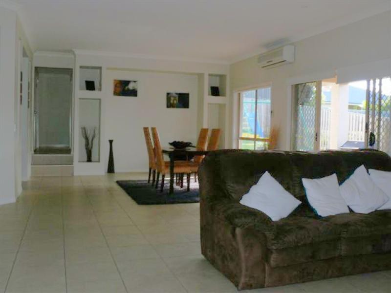 4 Carmarthen Circuit PACIFIC PINES 4211, Pacific Pines QLD 4211