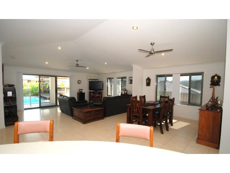 33 Gerard Street PACIFIC PINES 4211, Pacific Pines QLD 4211