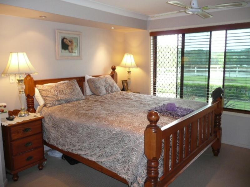 18 Brittany  Drive OXENFORD 4210, Oxenford QLD 4210