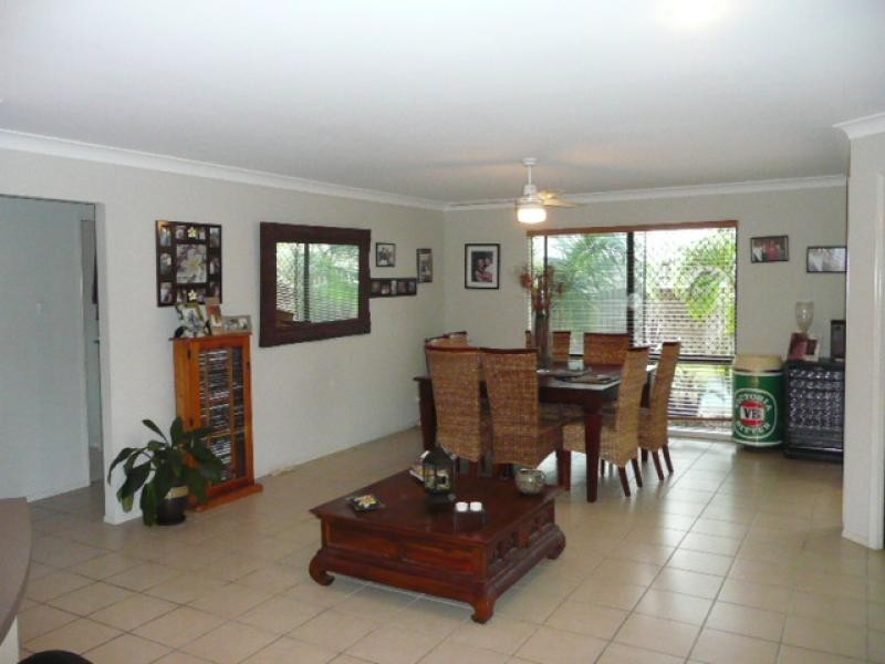 27 Beaumont Crescent PACIFIC PINES 4211, Pacific Pines QLD 4211