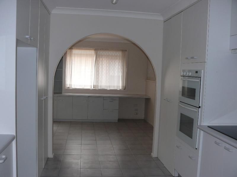 49 Hume Parade PARADISE POINT 4216, Paradise Point QLD 4216