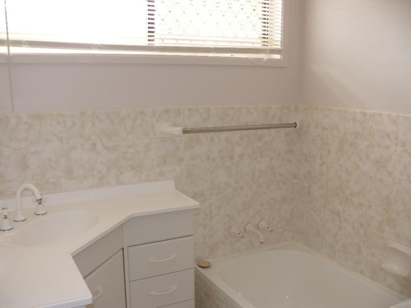 49 Hume Parade PARADISE POINT 4216, Paradise Point QLD 4216