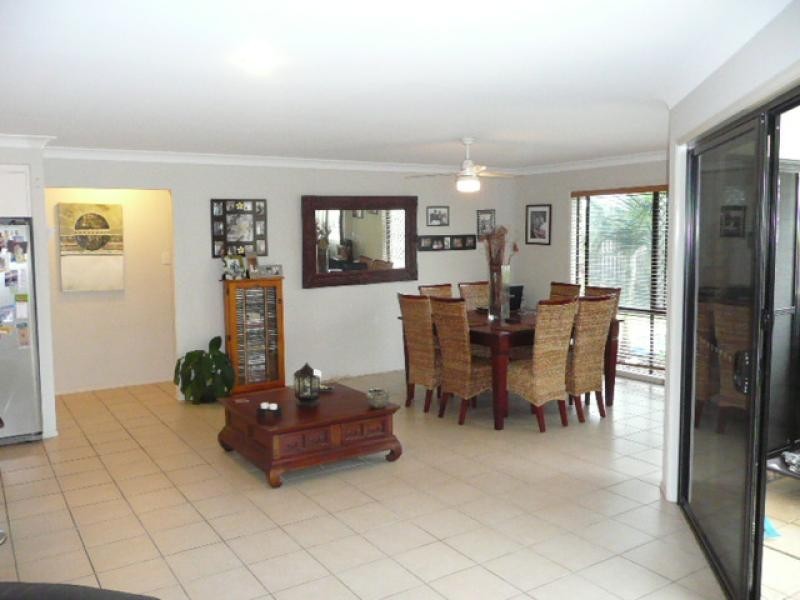 27 Beaumont Crescent PACIFIC PINES 4211, Pacific Pines QLD 4211