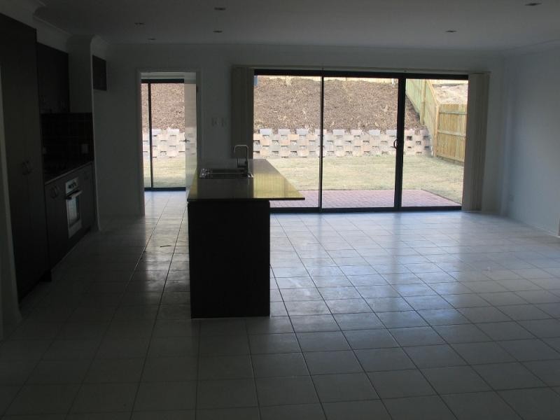 9 Craigs Way MAUDSLAND 4210, Maudsland QLD 4210