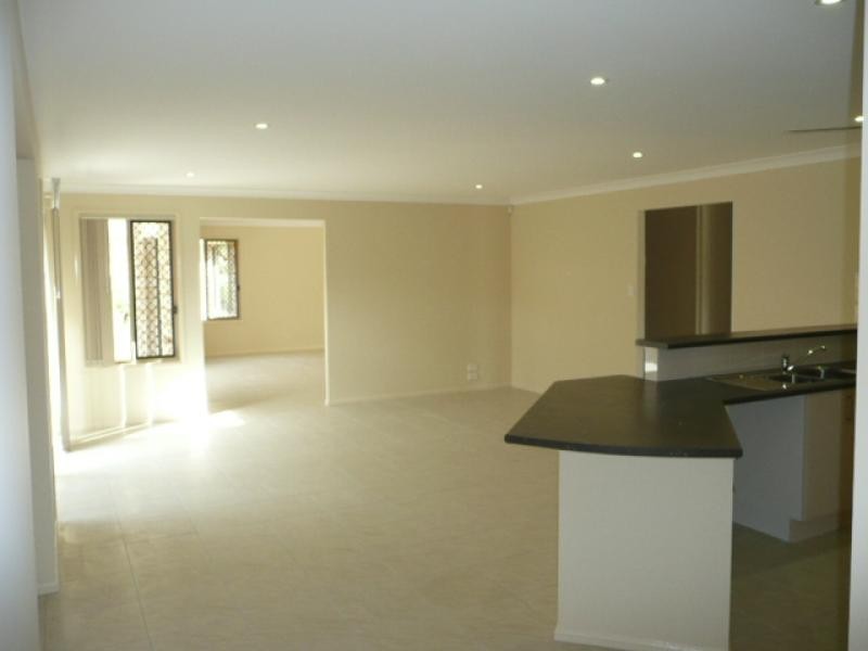 12 Manning Circuit PACIFIC PINES 4211, Pacific Pines QLD 4211