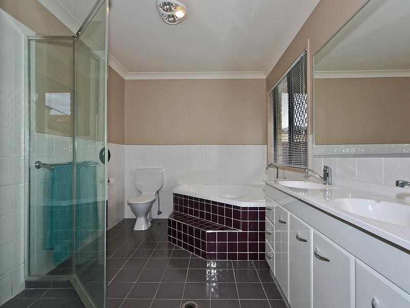 7 Hatutu Street PACIFIC PINES 4211, Pacific Pines QLD 4211