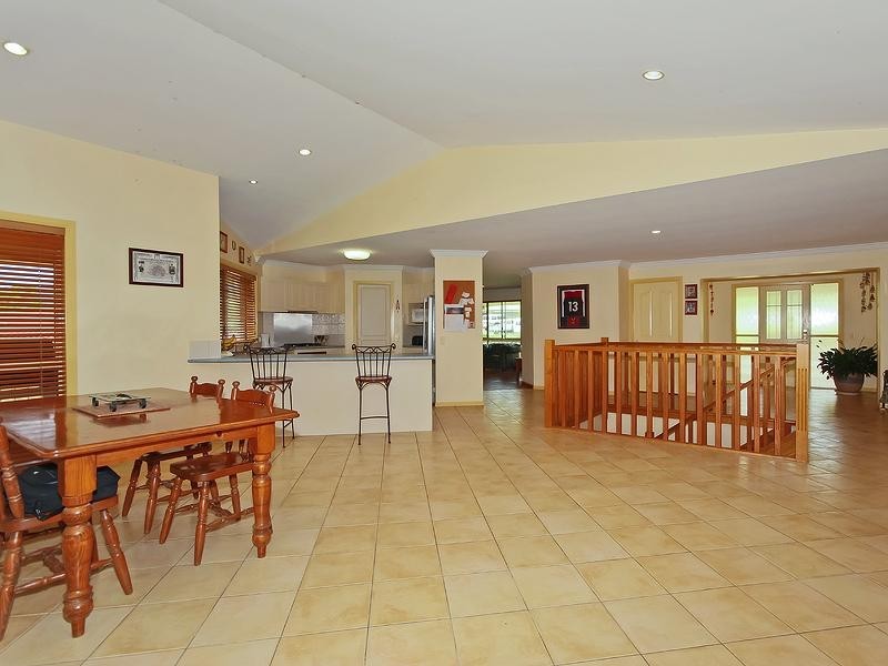 9 Lords  Avenue MOUNT NATHAN 4211, Mount Nathan QLD 4211