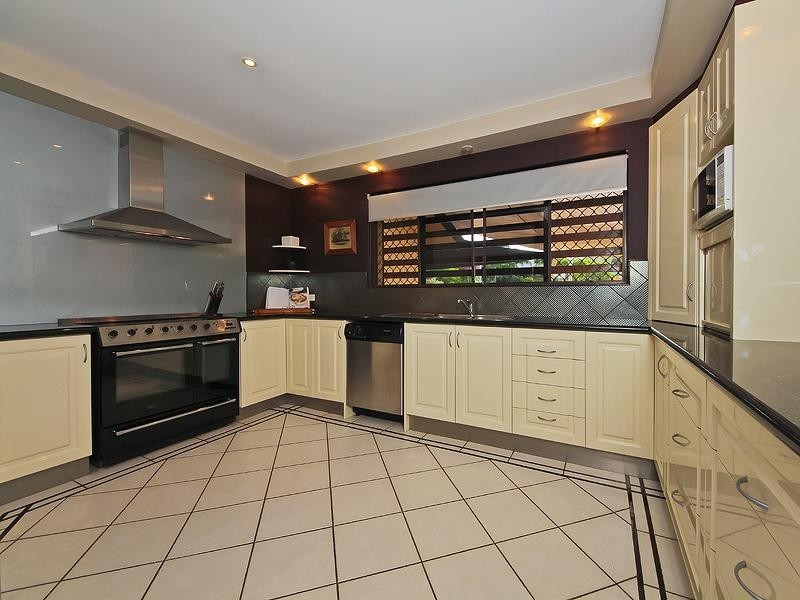 8 Calder Crescent HELENSVALE 4212, Helensvale QLD 4212