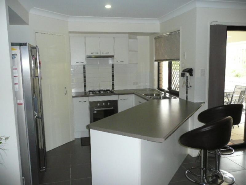 24 Hawkesburry Avenue PACIFIC PINES 4211, Pacific Pines QLD 4211