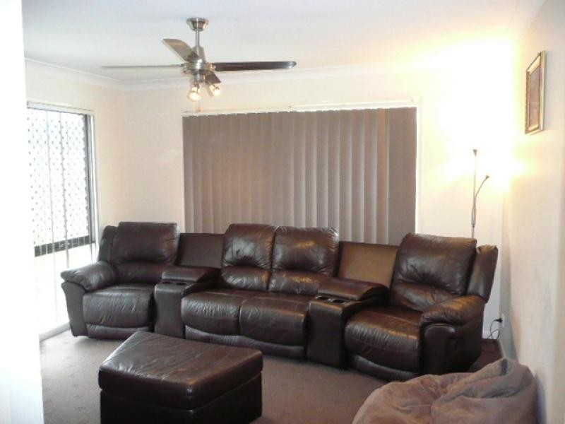 24 Hawkesburry Avenue PACIFIC PINES 4211, Pacific Pines QLD 4211