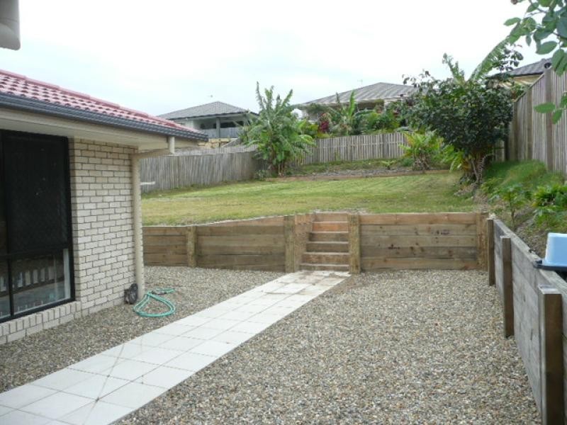 24 Hawkesbury Avenue PACIFIC PINES 4211, Pacific Pines QLD 4211