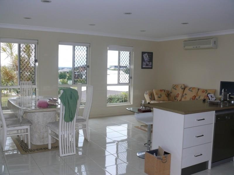 6 Elkins Street PACIFIC PINES 4211, Pacific Pines QLD 4211