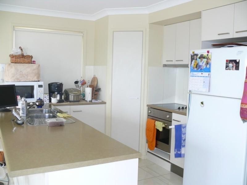 6 Elkins Street PACIFIC PINES 4211, Pacific Pines QLD 4211