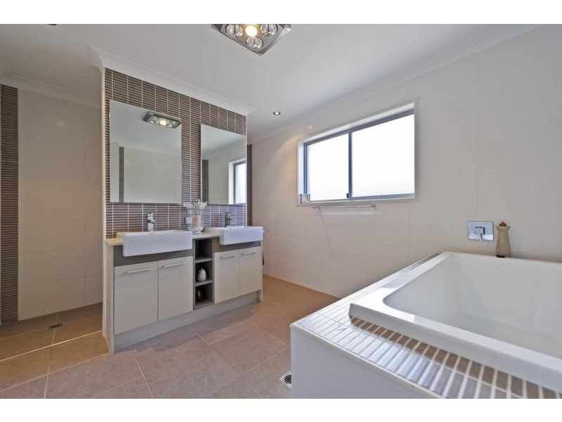 24 Pacha Close COOMERA 4209, Coomera QLD 4209