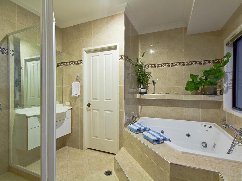 15 Mitaro Rise PACIFIC PINES 4211, Pacific Pines QLD 4211