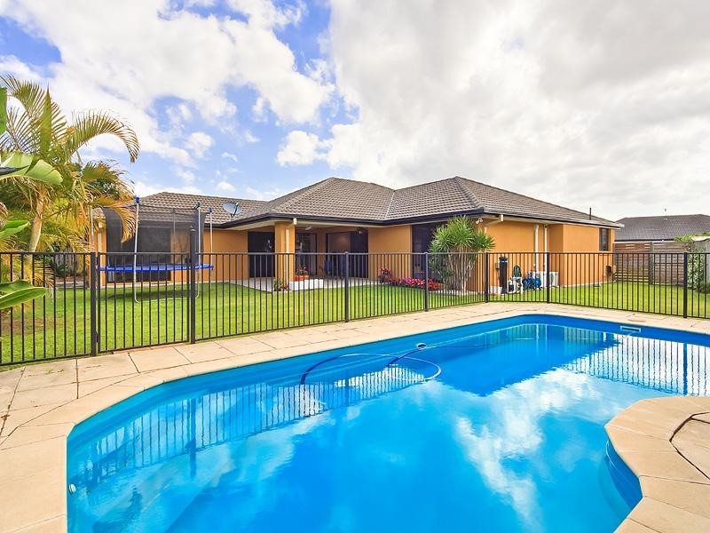 18 Fairbairn Court OXENFORD 4210, Oxenford QLD 4210