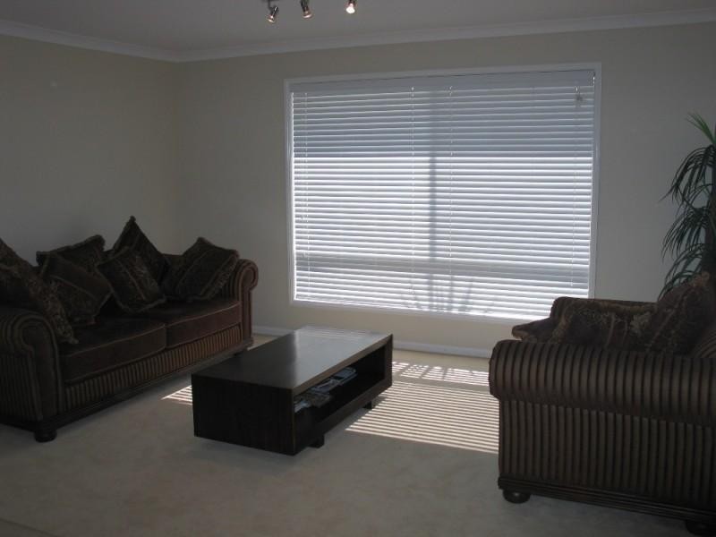 9 Villanova Avenue OXENFORD 4210, Oxenford QLD 4210