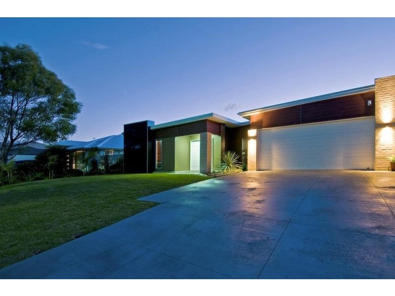 60 Southaven Drive HELENSVALE 4212, Helensvale QLD 4212