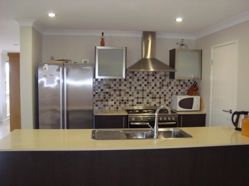 11 Kabi Place PACIFIC PINES 4211, Pacific Pines QLD 4211