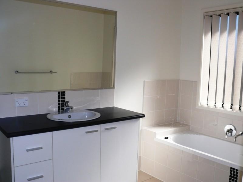 4 Waterclover Drive UPPER COOMERA 4209, Upper Coomera QLD 4209