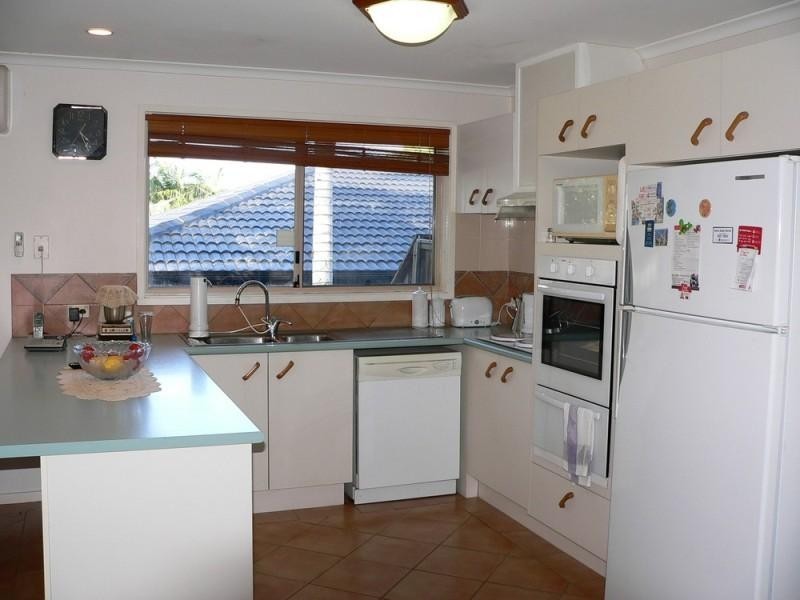 7 Avon Court PACIFIC PINES 4211, Pacific Pines QLD 4211