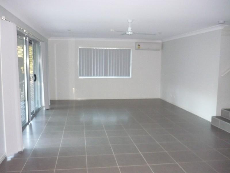 1 Caragh Crescent OXENFORD 4210, Oxenford QLD 4210