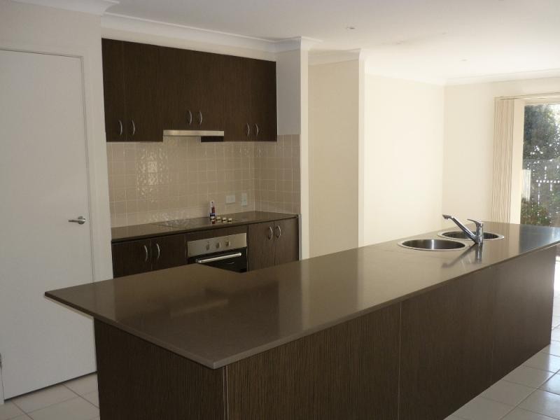 24 Craigs Way MAUDSLAND 4210, Maudsland QLD 4210