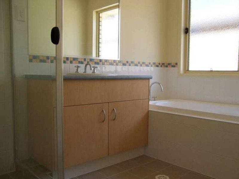 14 Witheren Circuit PACIFIC PINES 4211, Pacific Pines QLD 4211