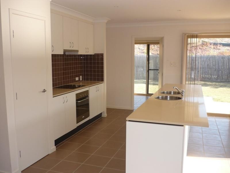 38 Craigs Way MAUDSLAND 4210, Maudsland QLD 4210