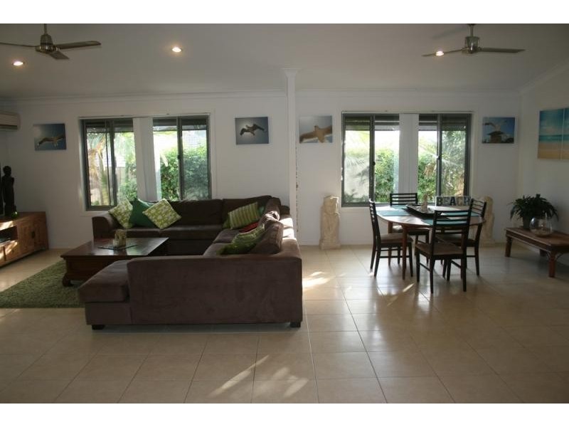 33 Gerard Street PACIFIC PINES 4211, Pacific Pines QLD 4211