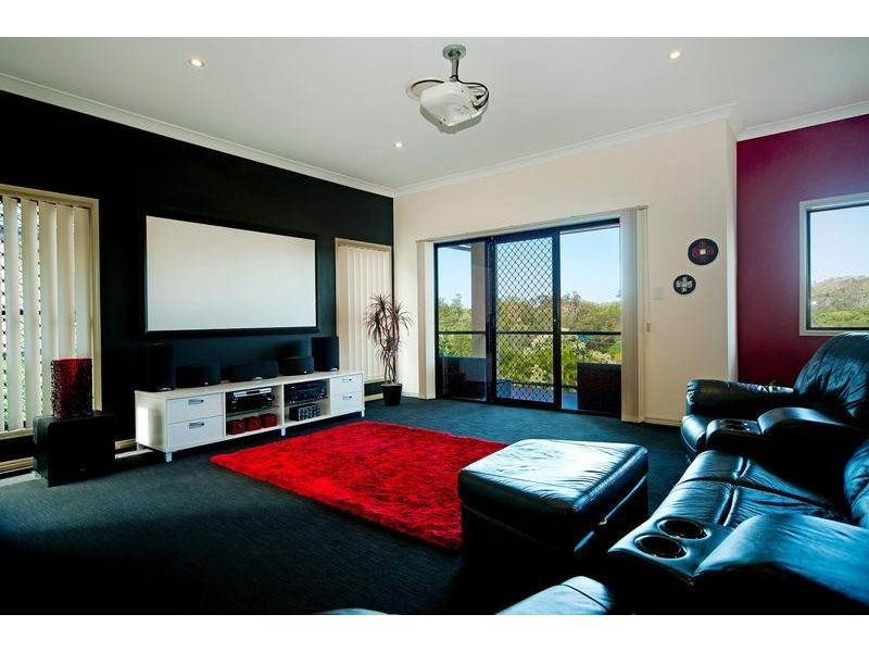 11 Mcnamara  Court OXENFORD 4210, Oxenford QLD 4210