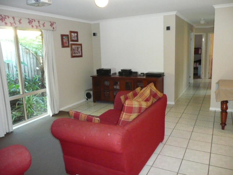 9 Rarotonga Rise PACIFIC PINES 4211, Pacific Pines QLD 4211