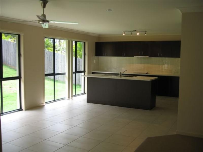 38  Victoria Drive PACIFIC PINES 4211, Pacific Pines QLD 4211