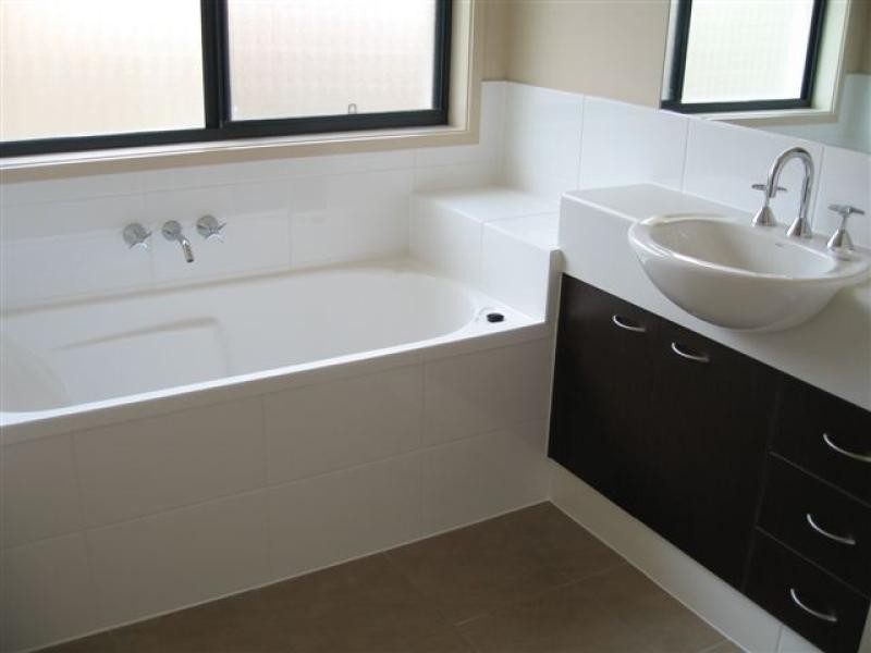 38  Victoria Drive PACIFIC PINES 4211, Pacific Pines QLD 4211