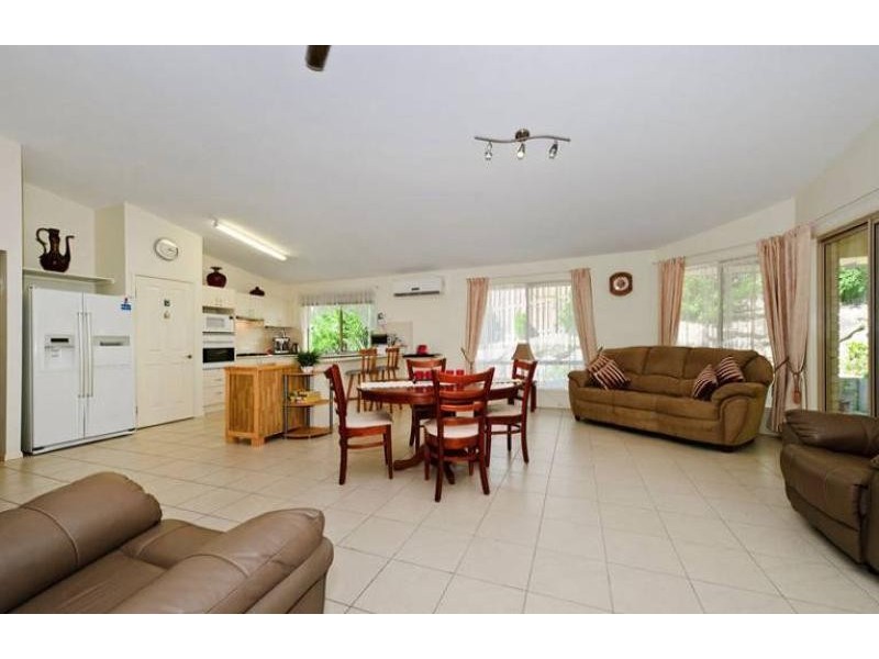 8 Carmarthen Circuit PACIFIC PINES 4211, Pacific Pines QLD 4211