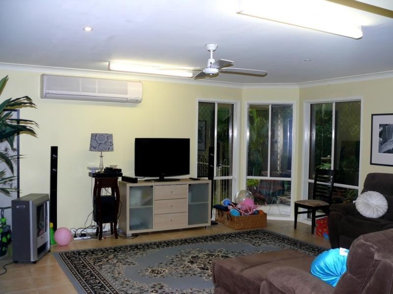 12 Equador Court PACIFIC PINES 4211, Pacific Pines QLD 4211