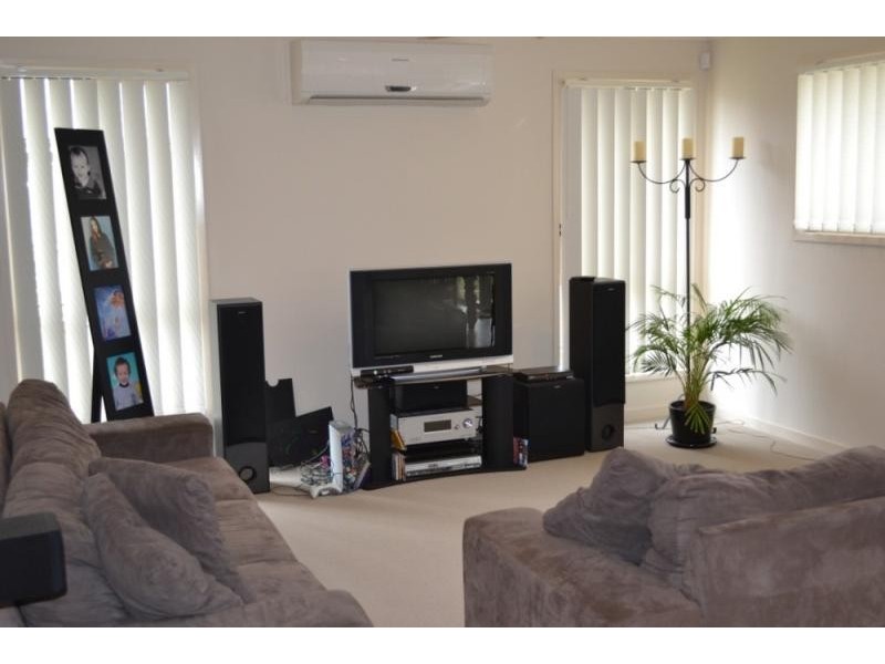 12 Chesterton Street PACIFIC PINES 4211, Pacific Pines QLD 4211